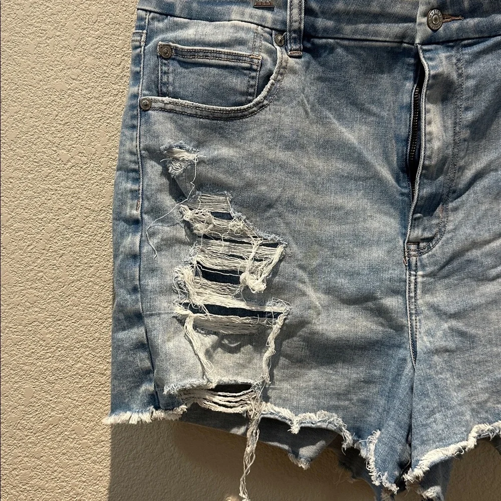American Eagle Outfitters Light Blue Distressed Jean Shorts Size 18 - Picture 3 of 8